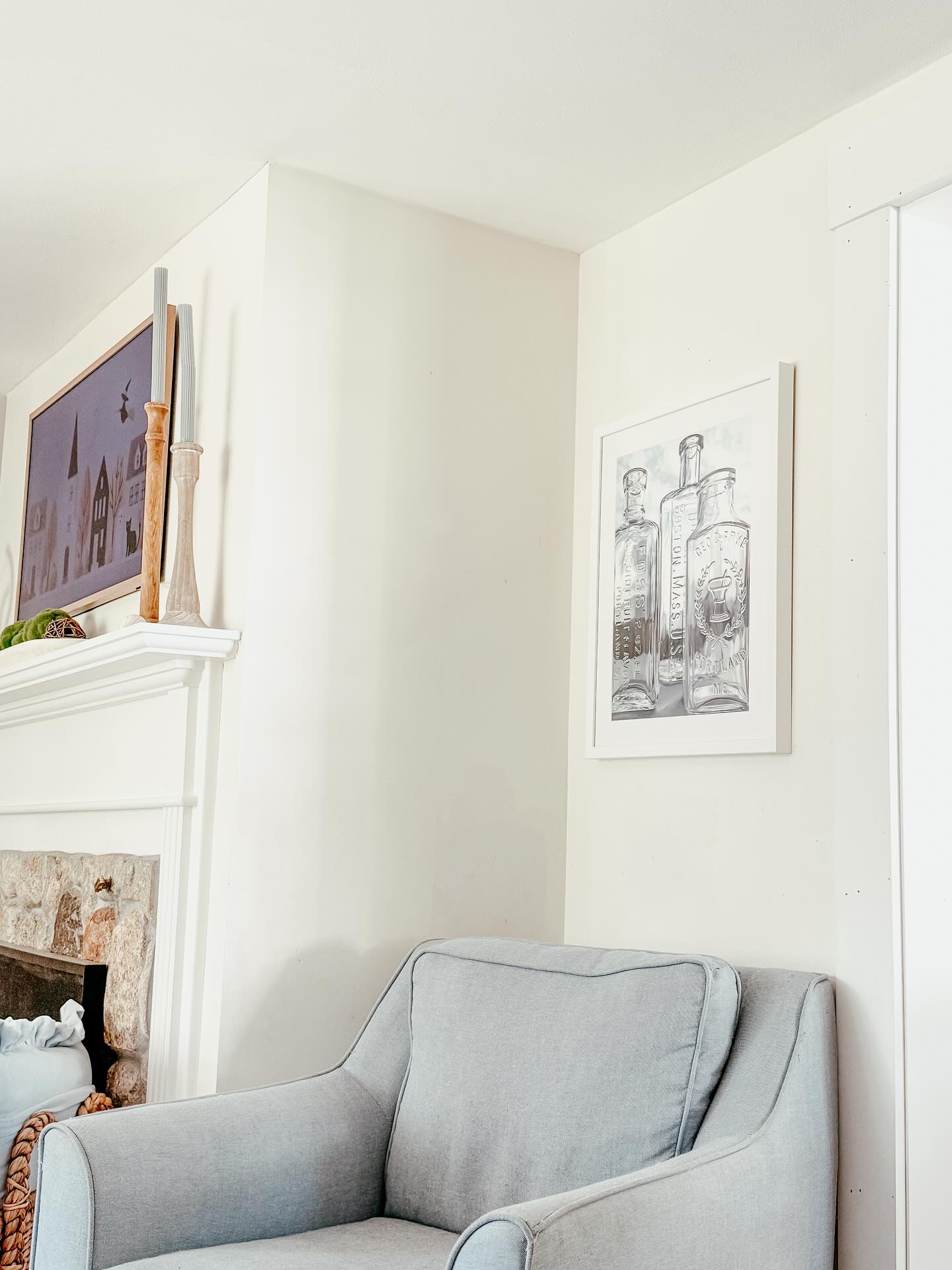 We love bringing a touch of local artistry into our designs — and this stunning piece from @the.nines.art.gallery was the perfect finishing touch 👌🏻